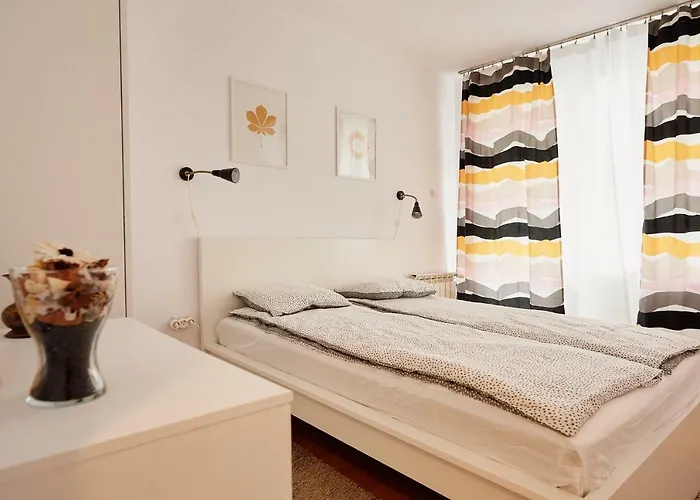 Brand New Lozenets アパート ソフィア