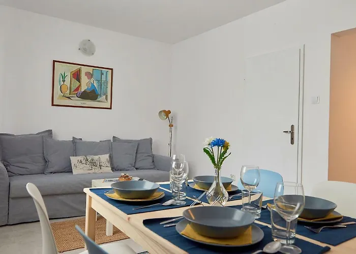 Brand New Lozenets ソフィア