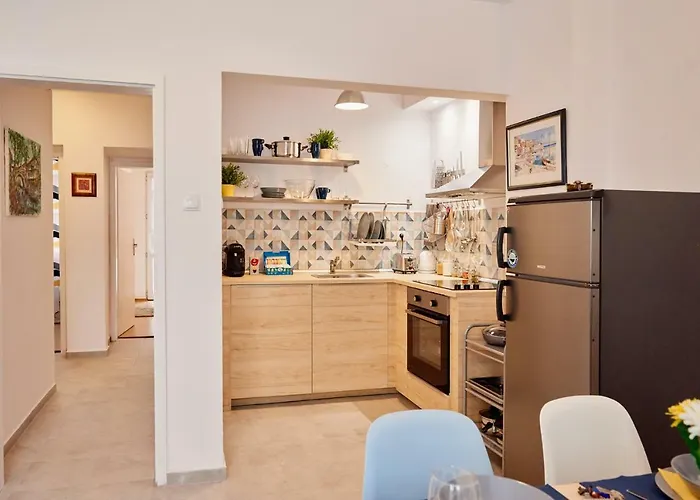 Brand New Lozenets * ソフィア